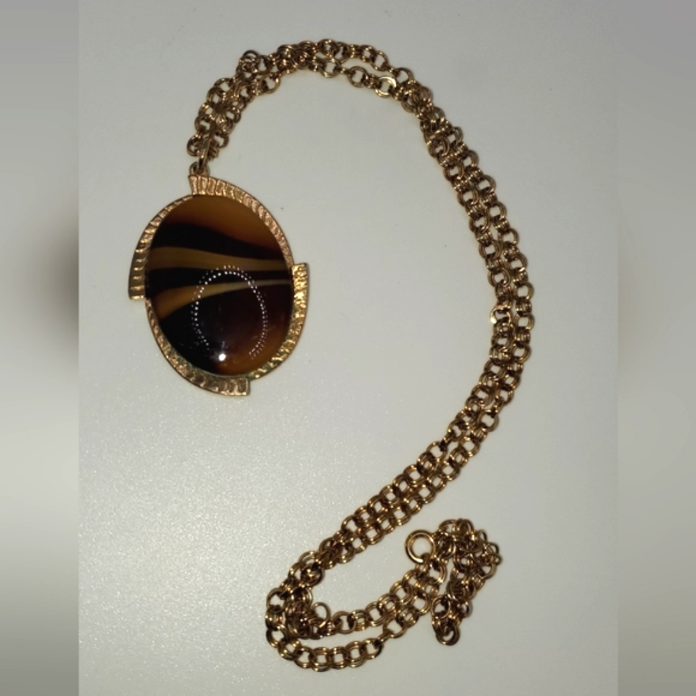 🟥🟩 SARAH COVENTRY Oval Gold Tone Pendant 24 Inch Chain Necklace - Picture 3 of 7